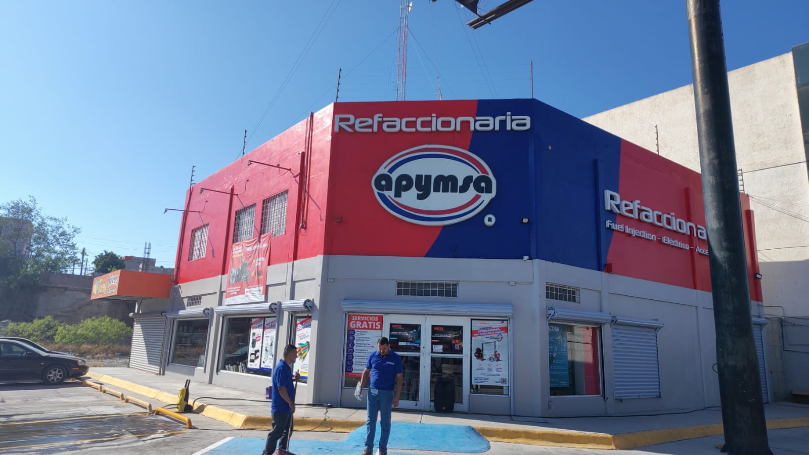 Fachada terminada de sucursal APYMSA